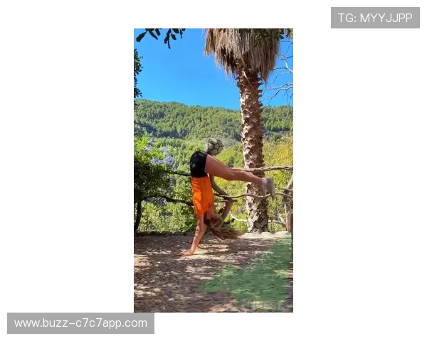 足球球星花式训练技巧揭秘助你提升控球技术与比赛表现